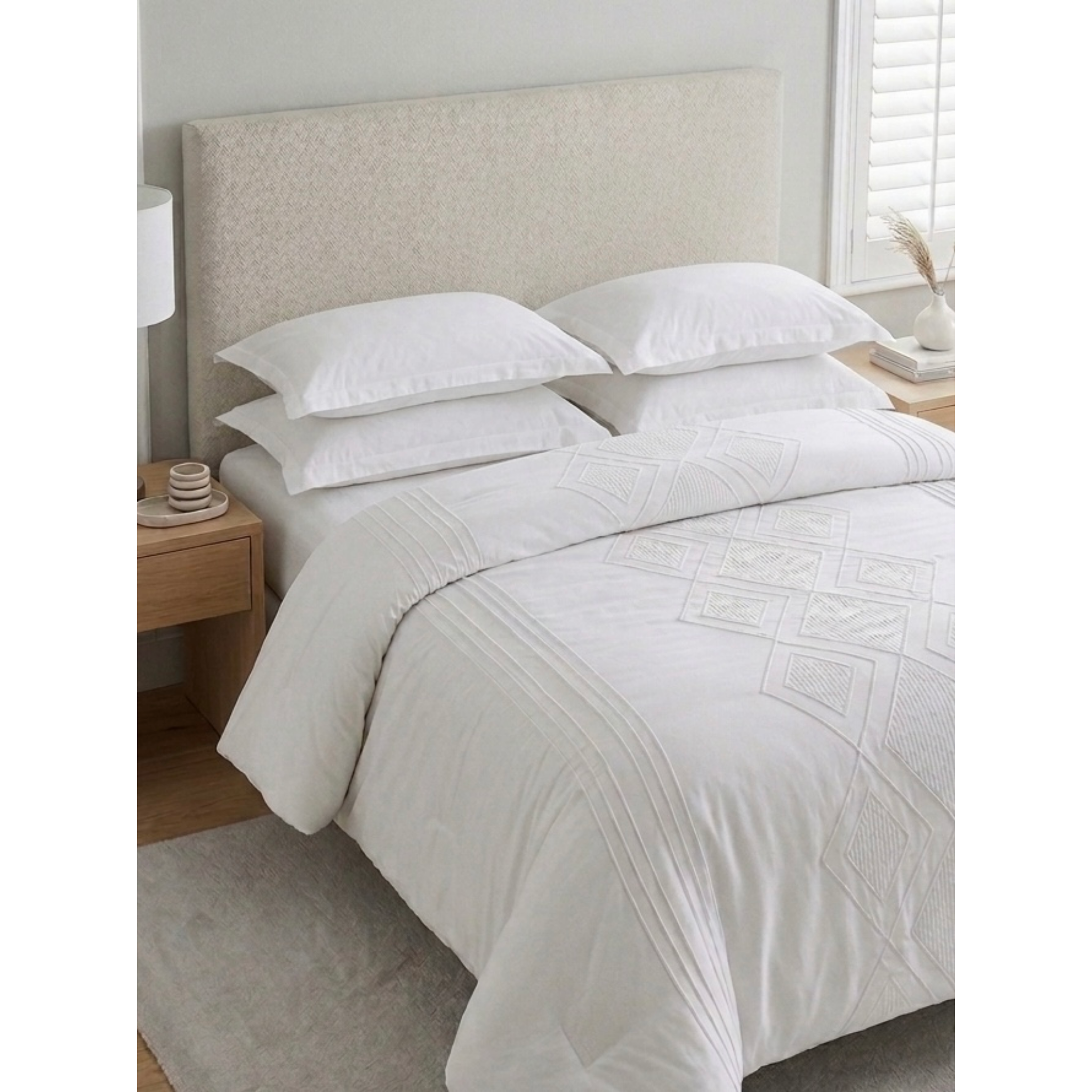 Noor | White Embroidered Diamond 100% Cotton Bedding Set, 400 Thread Count